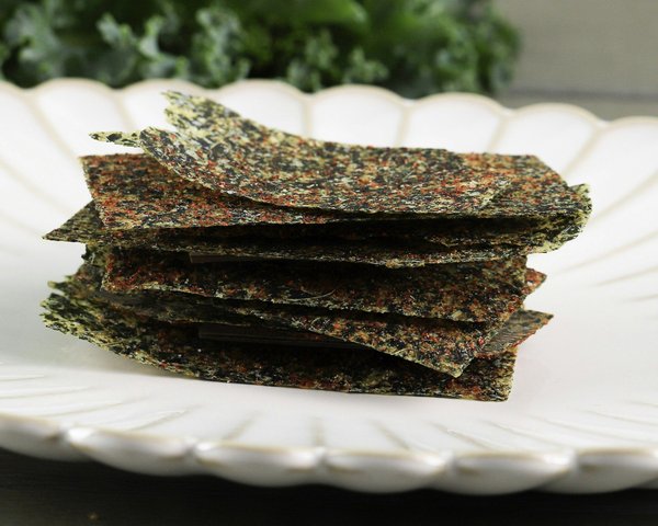 How to choose a food dehydrator that preserves natural flavors and nutrients?